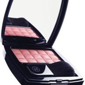 CHANEL Irréelle blush